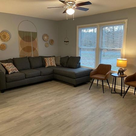 Remodeled Cottage With Sunroom Manchester Exterior photo